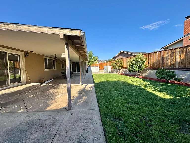2494 Lone Oak Dr — Photo 63