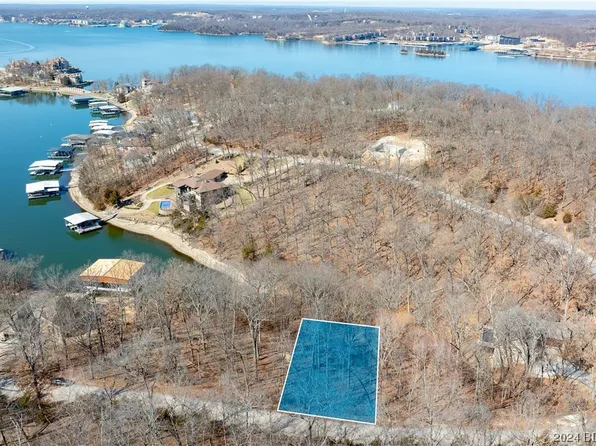 57 Grand Cove Rd, Sunrise Beach, MO 65079