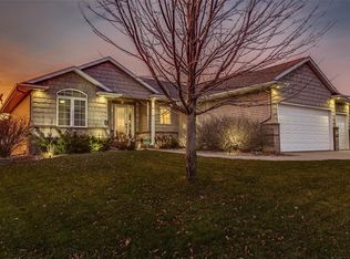 8415 Westfield Dr NE, Cedar Rapids, IA 52402