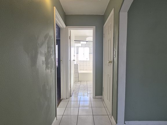 3rd image of 45565 King St #A