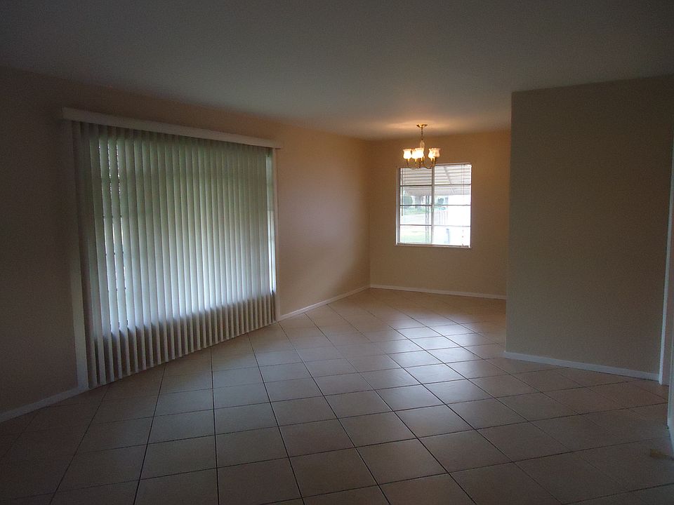1st image of 221 E Harper St