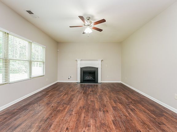 4th image of 251 Chandler Bluff Ct