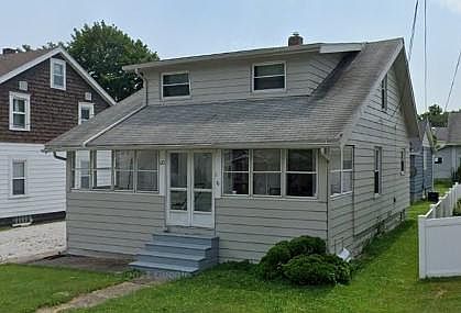 1st image of 120 Oakwood St