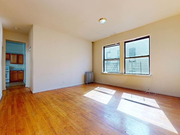 5th image of 622 W 137th St #52