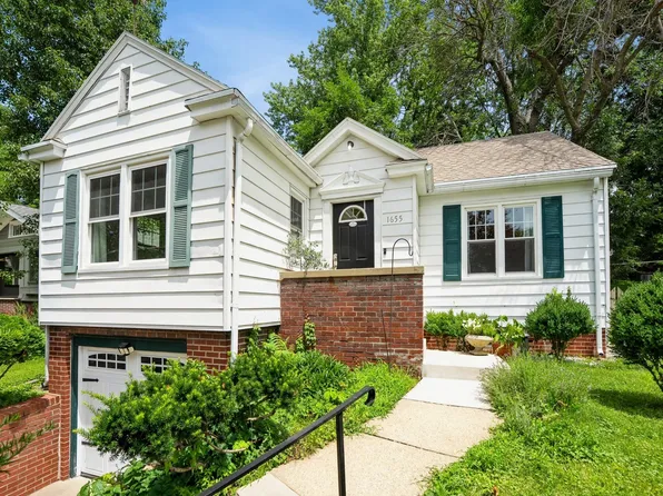 1655 Northwest Dr, Des Moines, IA 50310