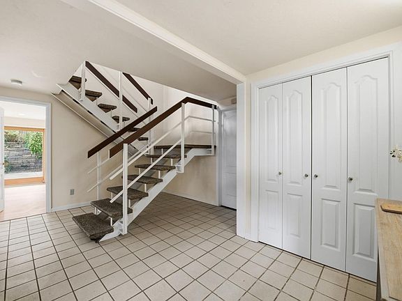 5th image of 2401 Ardee Ln