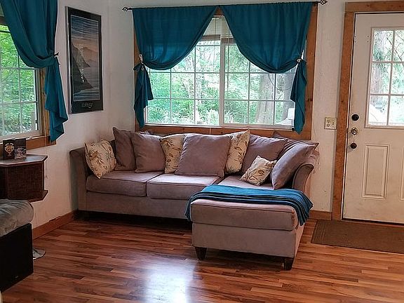 4th image of 331 E Parkway Blvd