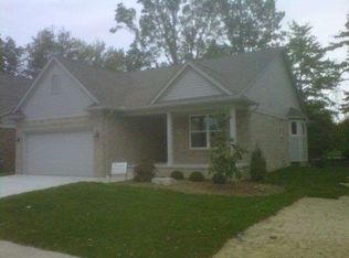 13689 Ridgepointe Dr, Sterling Heights, MI 48313