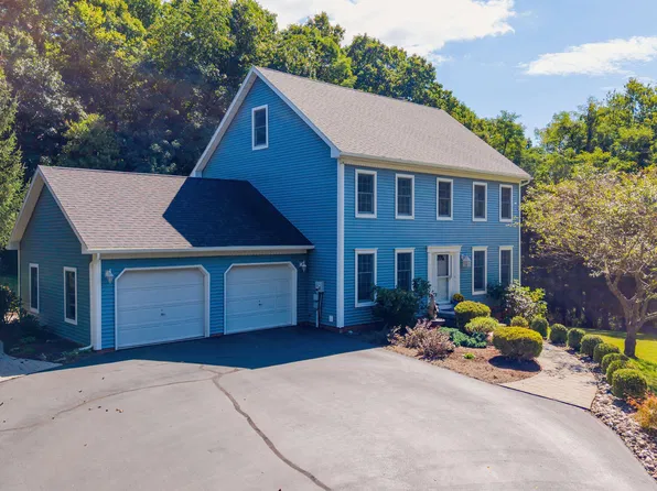 1 Steeplechase Dr, Bloomsburg, PA 17815