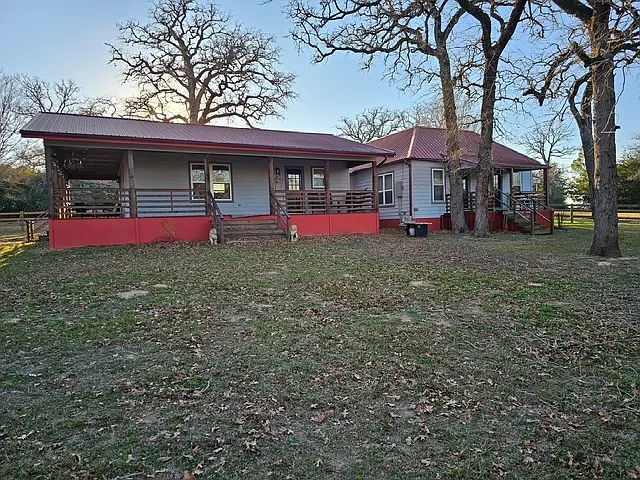 7403 FM 1624 — Photo 3