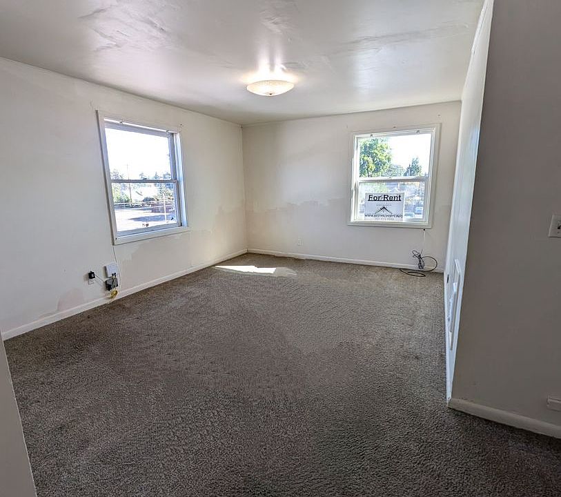 2nd image of 190 SE Mill St APT 8