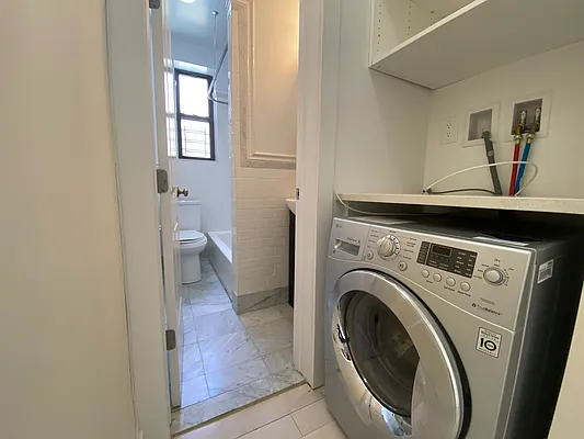 Rented by AZ REALTY NYC LLC | media 10