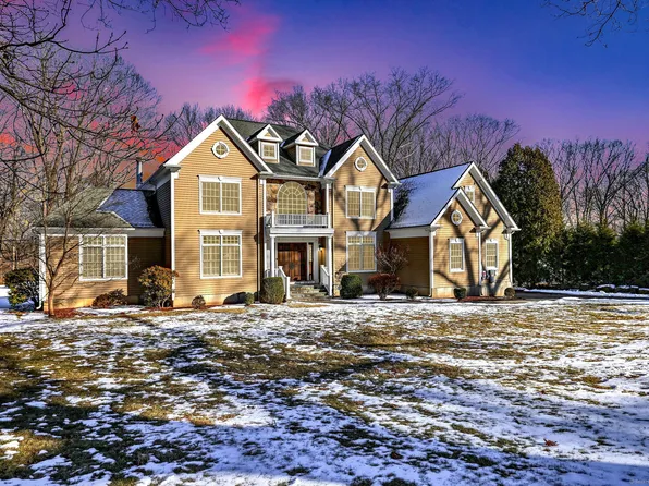 12 Ox Yoke Lane, Norwalk, CT 06851