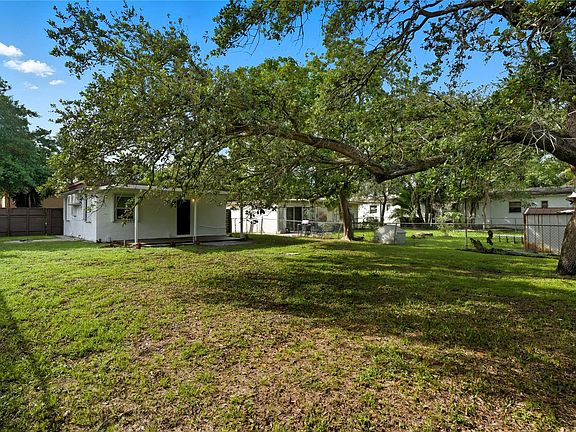 5th image of 409 N 61st Terrace