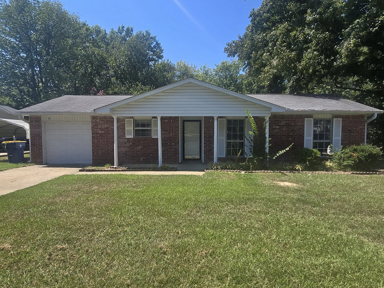 3-Bedroom 1.5 Bathroom Home — Photo 1