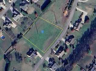 171 Hilltop Dr, Lenoir City, TN 37772