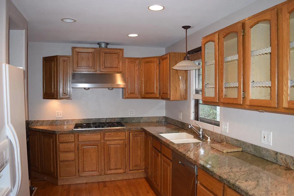 5 bed, 2386 sqft, $2,800 — Photo 1
