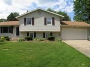 3693 Rolling Ridge Rd NE, Canton, OH 44721