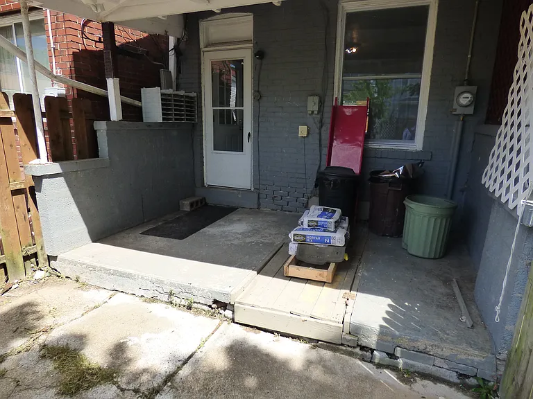 1134 Race St — Photo 19