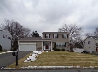 16 Jo Ann Ct, Albany, NY 12205