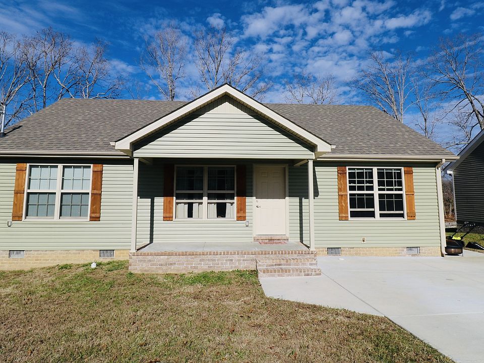 1st image of 370 Amelia Dr