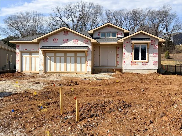 7238 Richards Dr, Shawnee, KS 66216