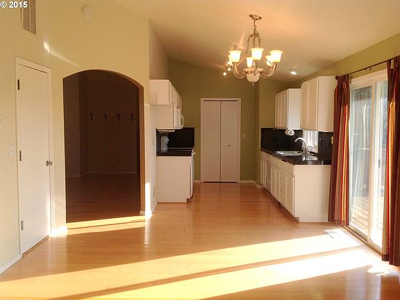 4th image of 2317 NE 57th St