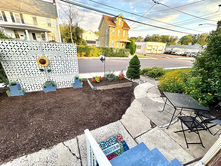 Another sitting area!