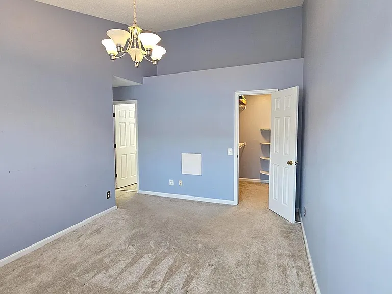 8202 Catbird Cir #202 — Photo 15
