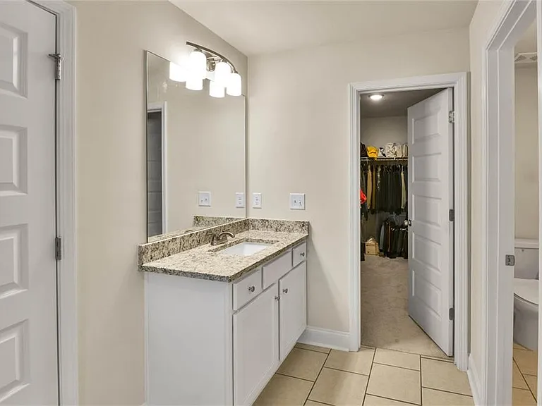 2423 Chene Dr — Photo 31
