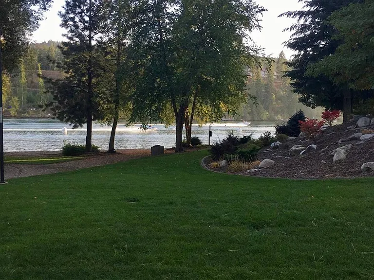 E Woodland Dr — Photo 9