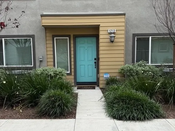 1213 Ironsides Ln, Harbor City, CA 90710
