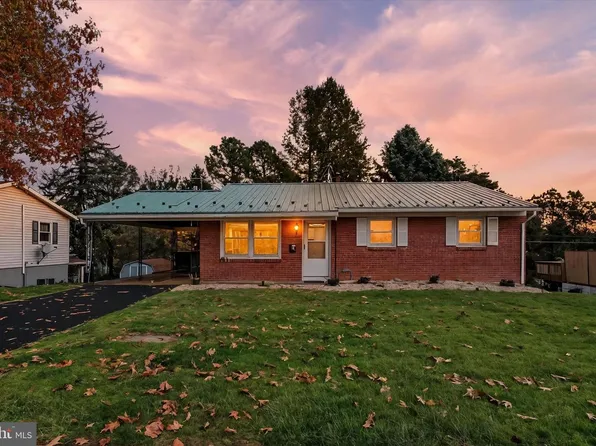 306 Cottage St, Waynesboro, PA 17268