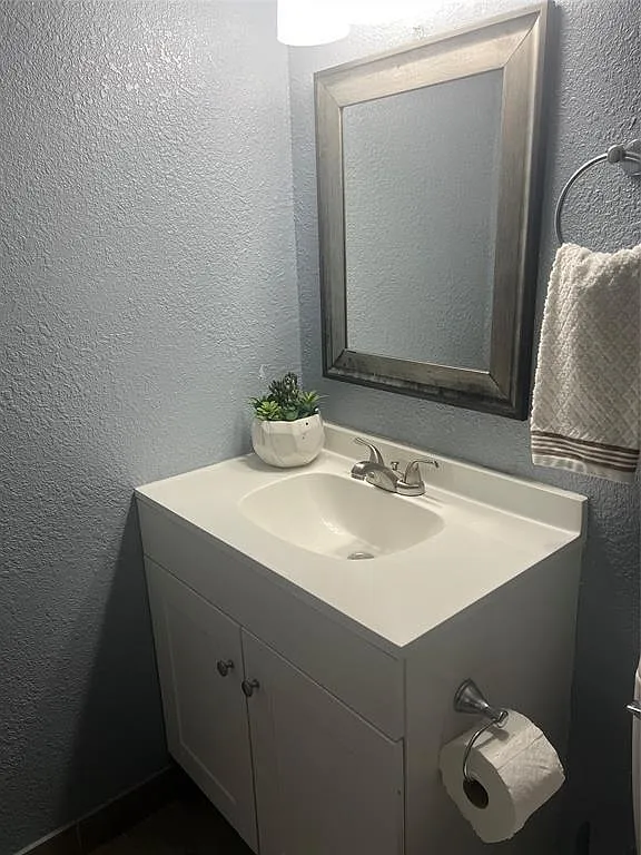 2 bed, 1.0 bath, 992 sqft, $1,250 — Photo 4
