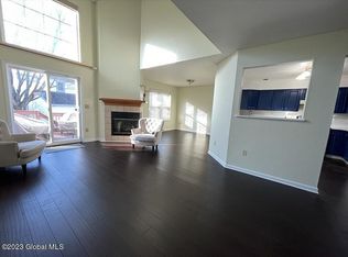 3 Empire Cir, Rensselaer, NY 12144