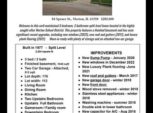 84 Spruce St, Morton, IL 61550