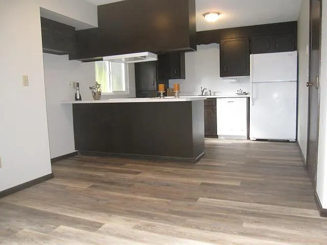 2 bed, 1280 sqft, $2,075 — Photo 2