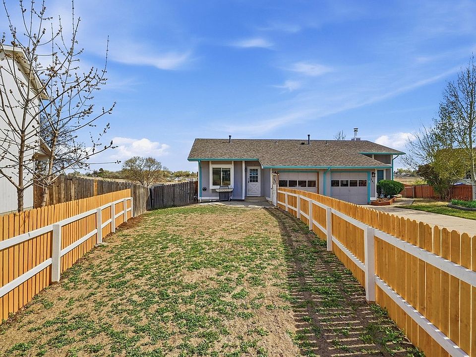 1st image of 539 Cora Pl