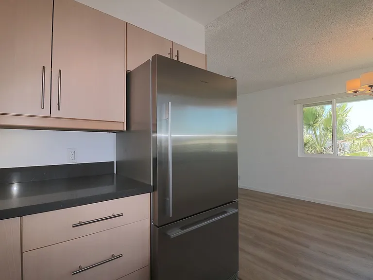 3990 Crown Point Dr — Photo 6