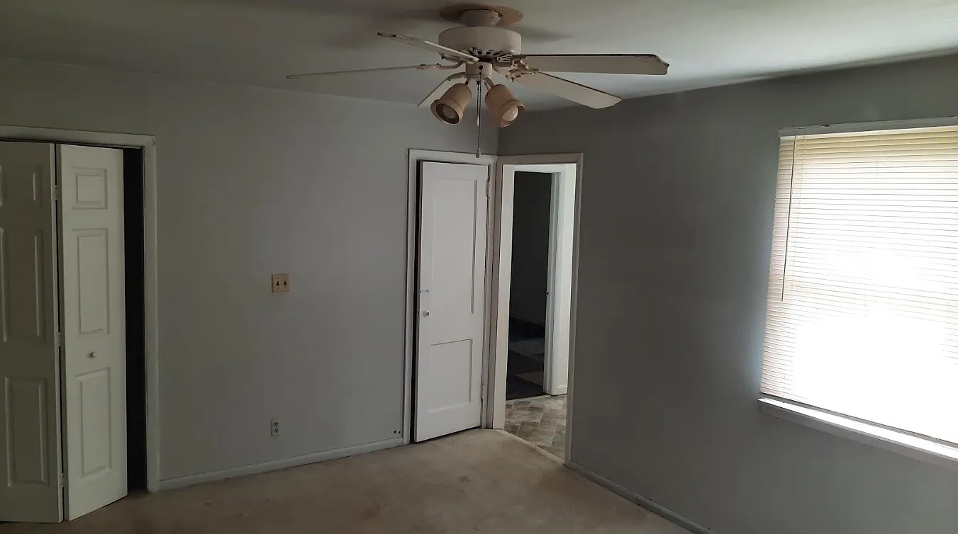 3 bed, $1,325 — Photo 2