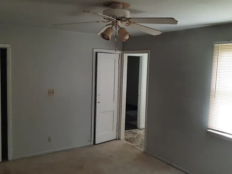 65 Hollingsworth Mnr — Photo 2
