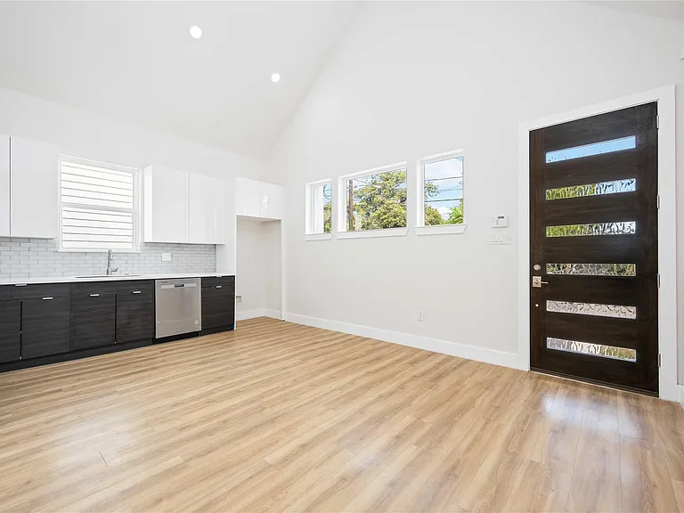 7614 Avenue L — Photo 9