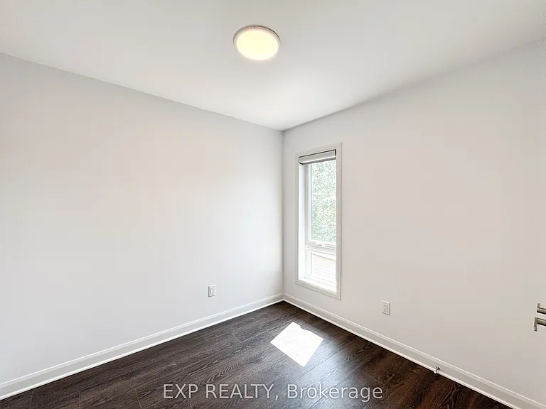 25 Fair Oaks Cres #E — Photo 19