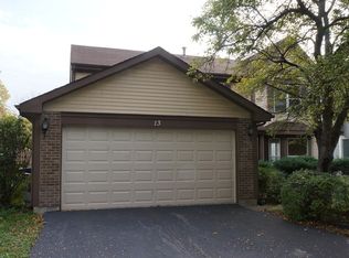 13 E 60th St, Westmont, IL 60559