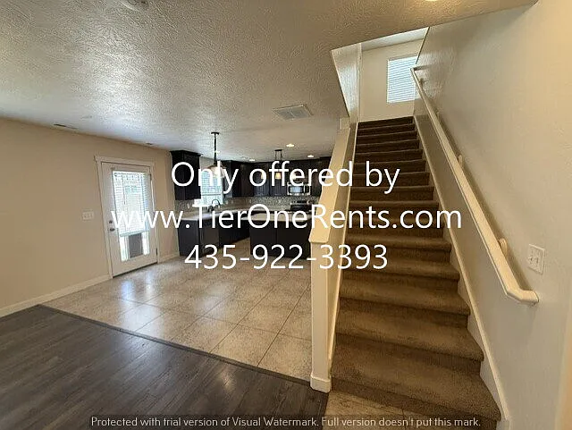 1075 W Stonehaven Dr — Photo 2