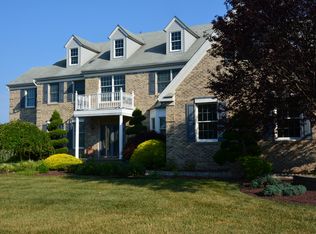 51 Zaitz Farm Rd, West Windsor, NJ 08550