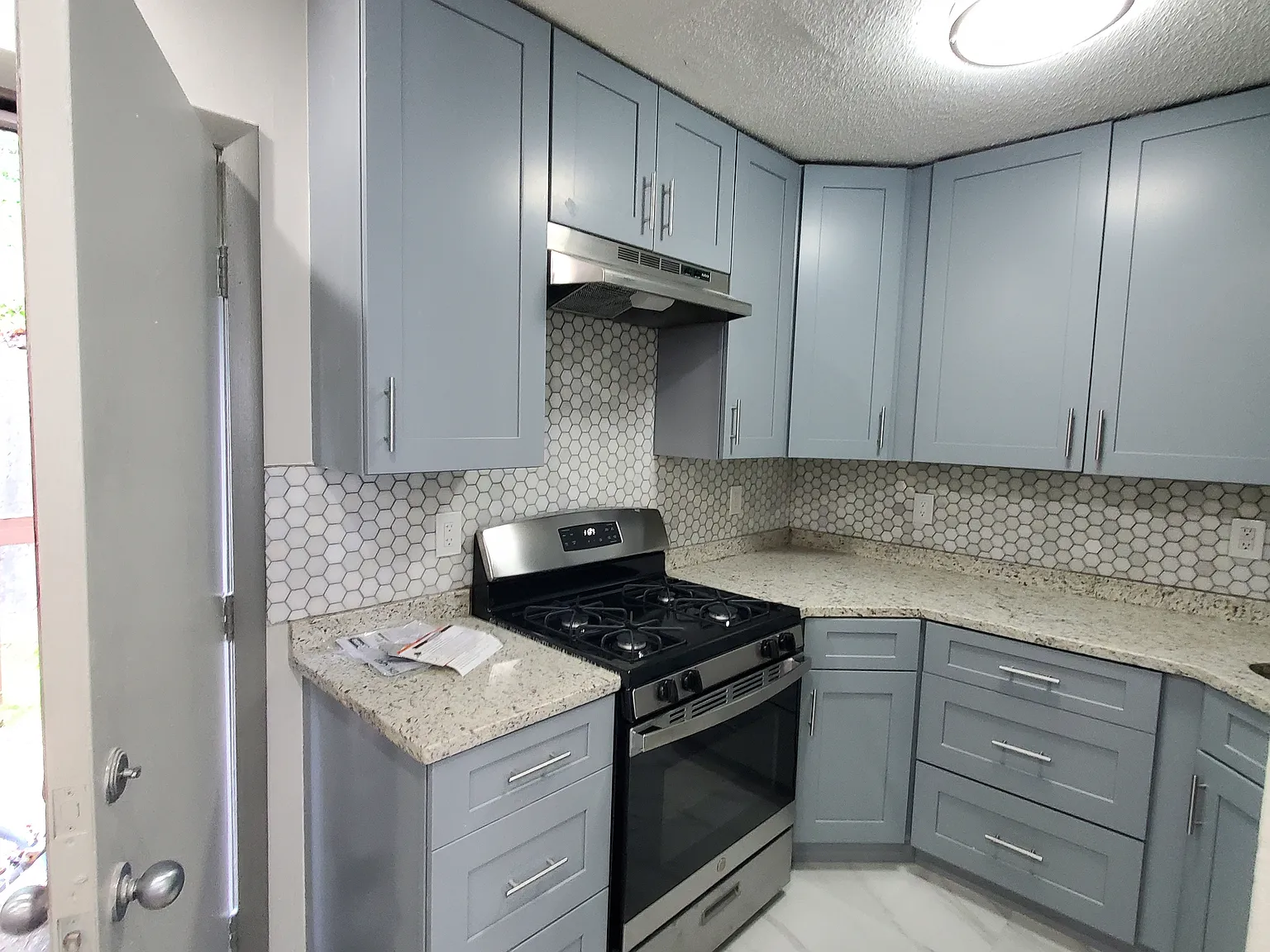 2 bed, $1,800 — Photo 3