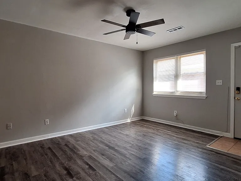 2429 Arkansas Ave — Photo 17
