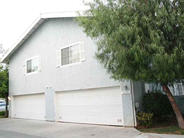 18999 Gault St — Photo 27