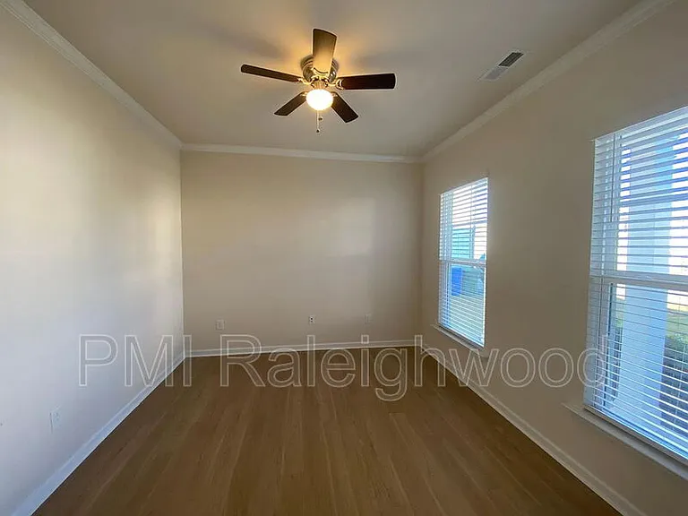 2124 Fox Chapel Pl — Photo 12
